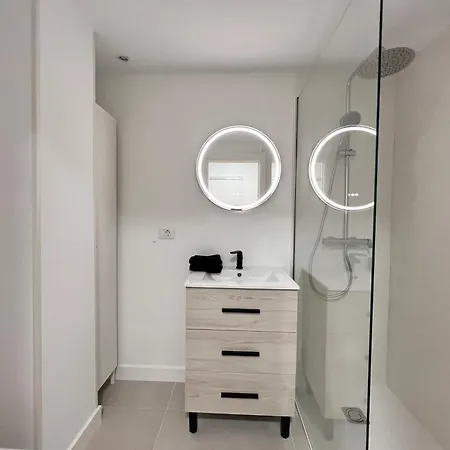 Sunny Apto Castle Harbour