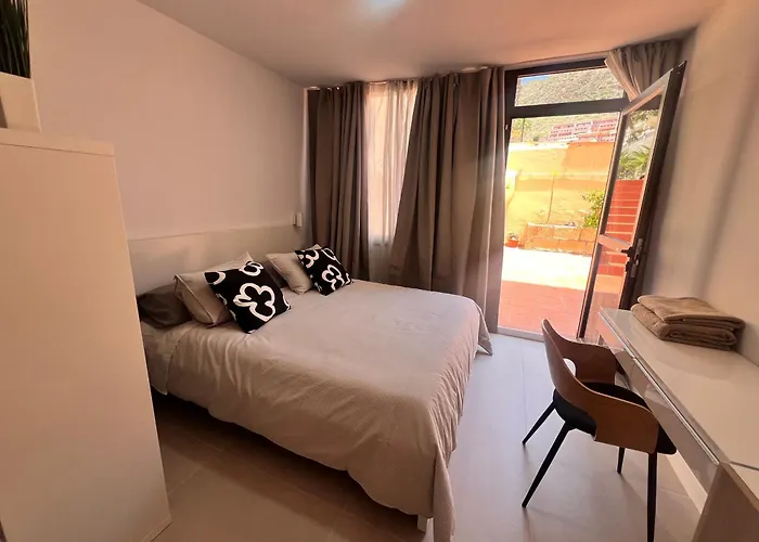 Sunny Apto Castle Harbour Лос Кристианос