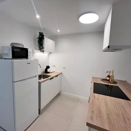 Sunny Apto Castle Harbour