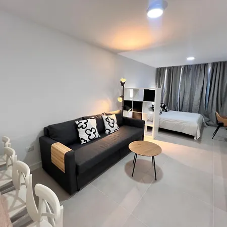 Sunny Apto Castle Harbour *